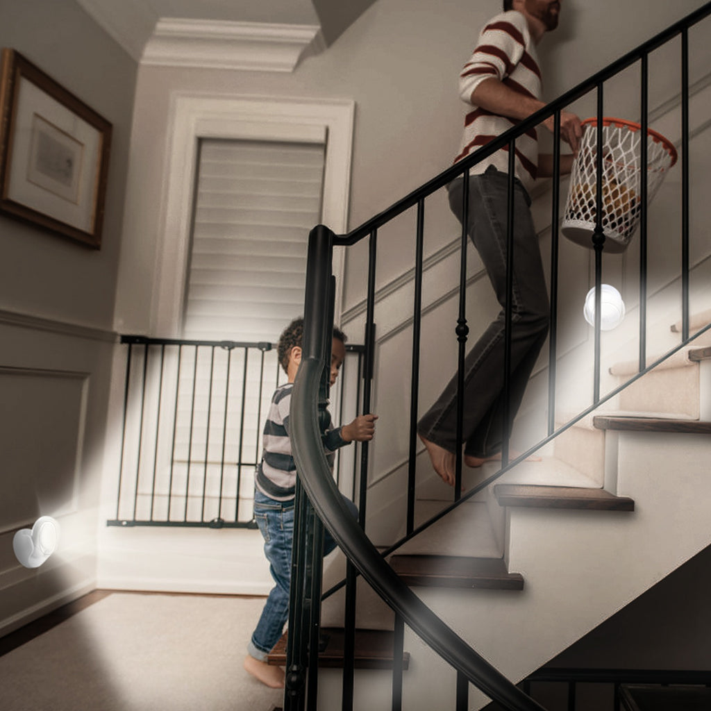 1Pc Wireless LED Spotlight Night Lamp 360 Degree Rotatable With 90 Degree Motion Sensor Battery Operated With 23ft Sensing Range For Closet Bathroom